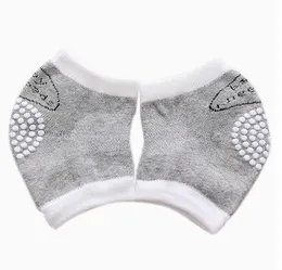 Product image of Protective Knee Pad with Curved Plate, Gray