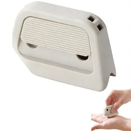 Product image of Automatic Retractable Safety Box Knife, Magnetic Ceramic Blade