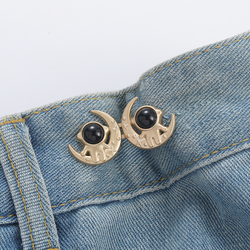 Main product image of Alloy Waist Buckle with Astronaut Helmet Design, Black and Gold, Pair